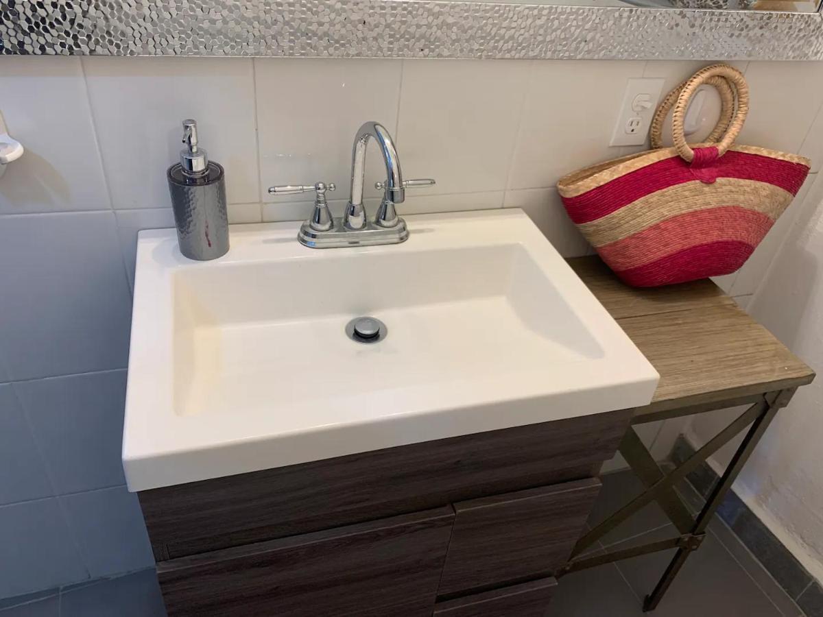 Casa Madero #1, Central Studio Apartment 1 Block From Malecon Ла Пас Екстериор снимка